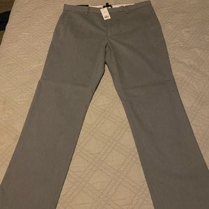 Brand new tags on.  Banana republic men’s pants.  36x32 light grey.  See pics.